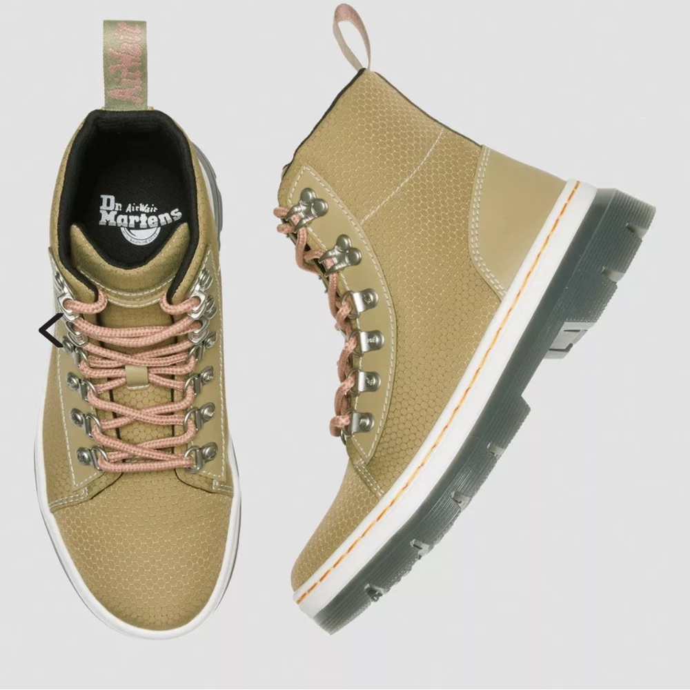 Brand New Dr. Martens Combs Women Poly & Leather Pale Olive Lace-Up Boots, Sz 7